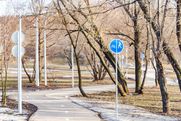 卡波特尼亚公园的自行车道图片下载