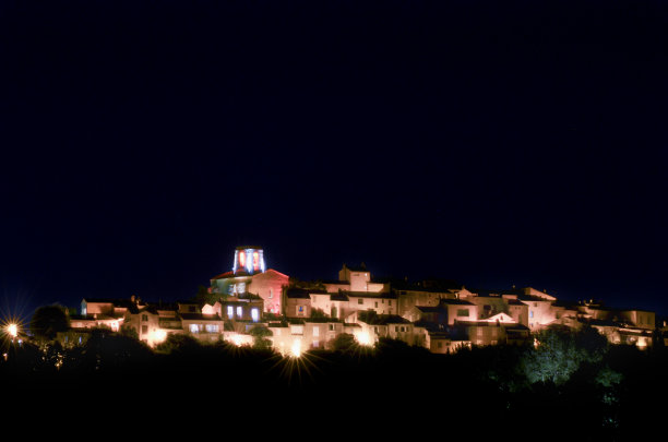 晚上在Gassin图片下载