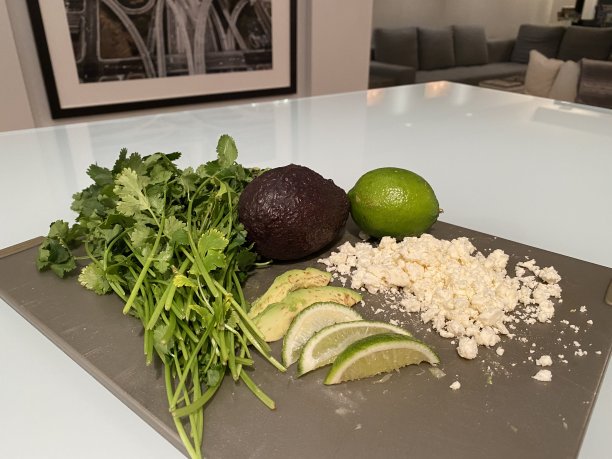 厨房岛式炸玉米饼的配料图片下载