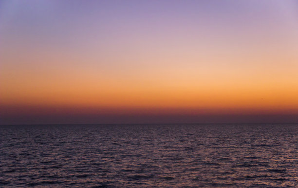 夜间海上风景图片下载