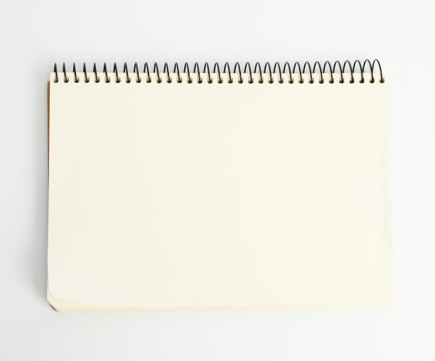 打开螺旋记事本与空白白纸在白色的背景图片下载