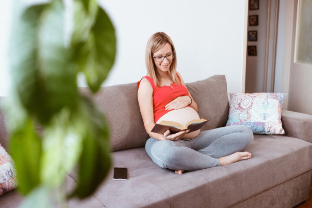 孕妇在家图片下载