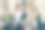 年轻美丽迷人的严肃女商人的照片在运动上衣阅读文件在组织者喝咖啡出去散步图片下载