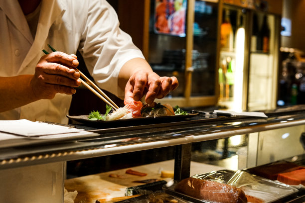 厨师准备寿司图片下载