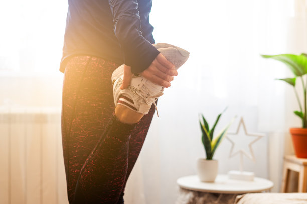 女人拉伸腿图片下载