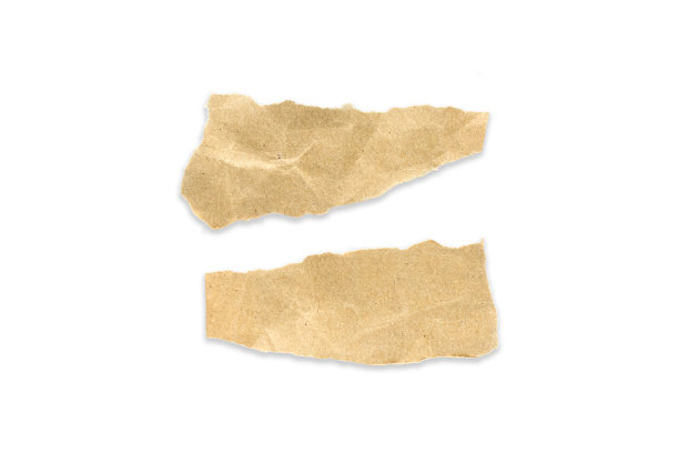 再生纸工艺棒在白色的背景。牛皮纸撕裂或撕破的纸片孤立在白色背景上与剪切路径。图片下载