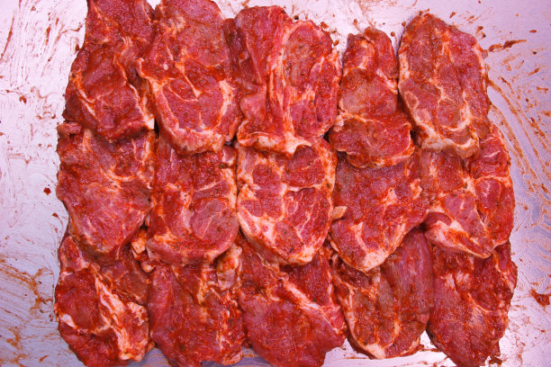 猪里脊肉排一起摆放图片下载