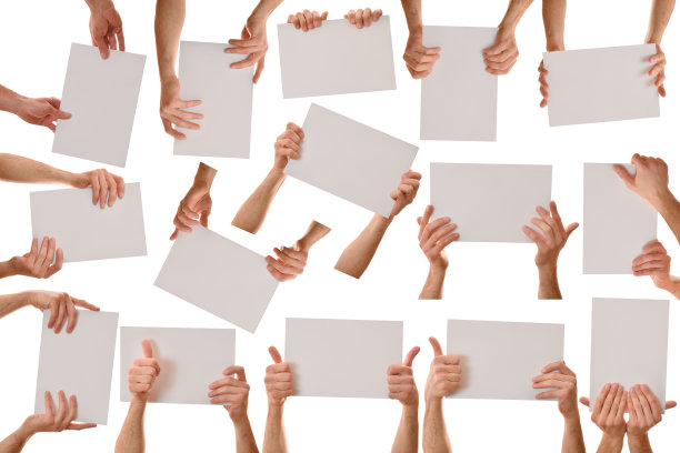 双手握一张a4白纸图片下载