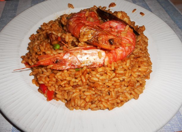 西班牙海鲜饭配海鲜图片下载