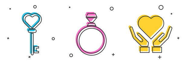 把钥匙放在心形钻石订婚戒指上图片下载