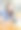 在大学图书馆里，严肃的女学生抬起头来图片下载