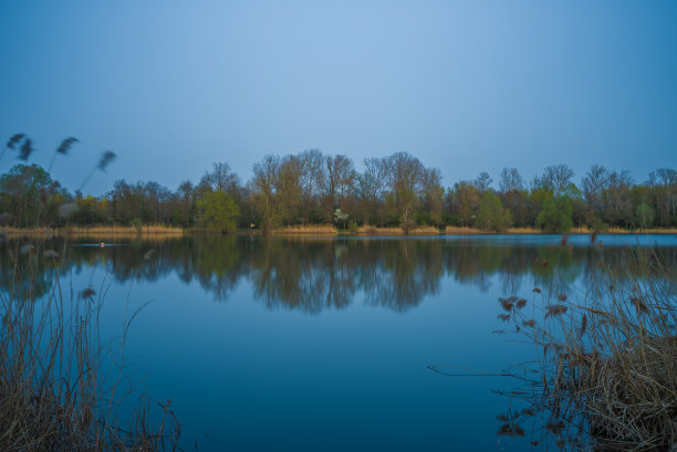 钓鱼湖图片下载