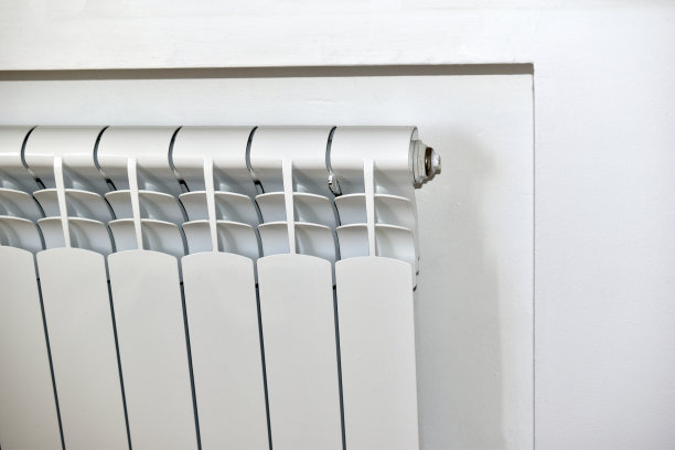 全新的白色金属欧洲电池散热器用于加热图片下载