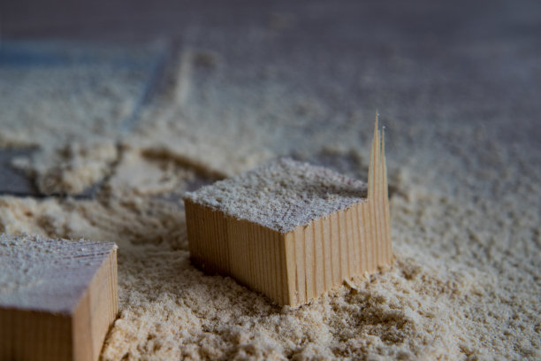 木制品，小木块和锯末图片下载