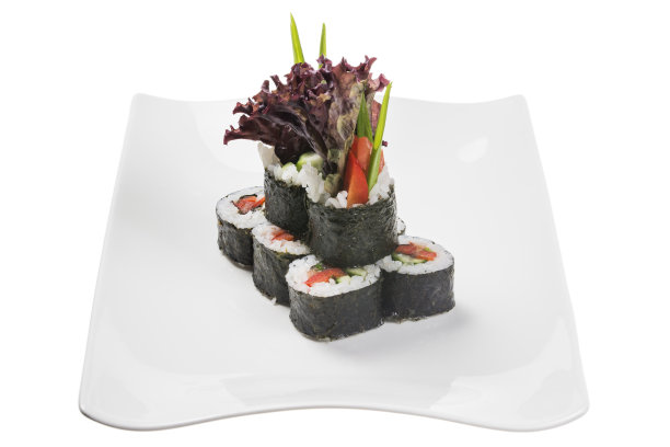 素菜卷放在盘子里图片下载