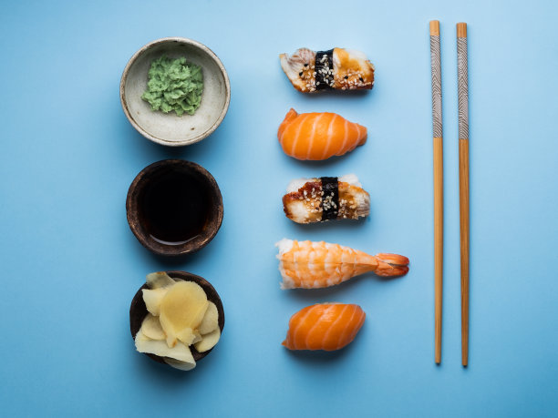 美味可口的寿司套餐图片下载