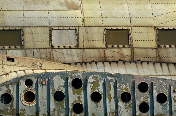 旧飞机的残骸图片下载