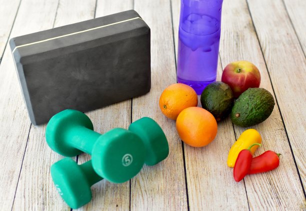 家庭健身器材，用于在家安全锻炼图片下载