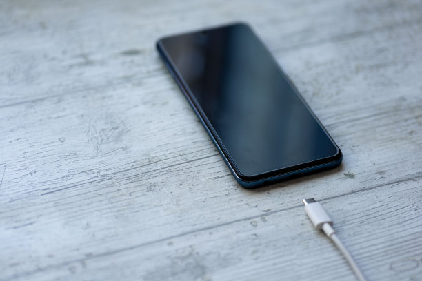 手机需要充电了图片下载