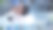 在实验室工作的女医生。学习医学样本。透过玻璃器皿和显示器素材图片