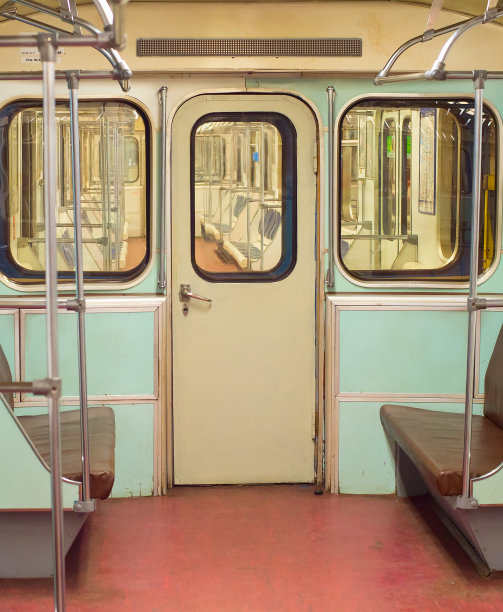 室内旧地铁地铁列车图片下载