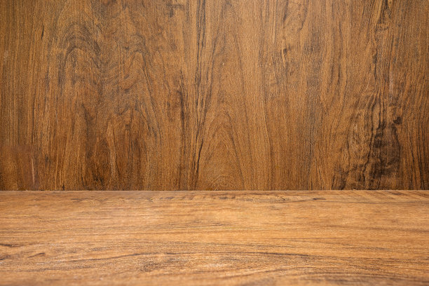 暗棕色硬木表面-空白空间的模型。图片下载