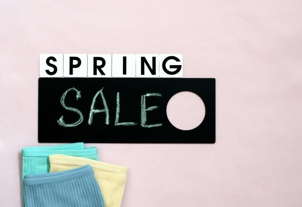 创意俯视图平铺春季销售文字粉彩背景复制空间极简主义风格。模板时尚女性博客社交媒体销售商店促销设计购物概念图片下载