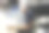 一个戴着白色帽子的日本快递员图片下载