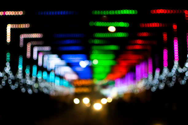 方形灯泡的彩色模糊散景图案。图片下载