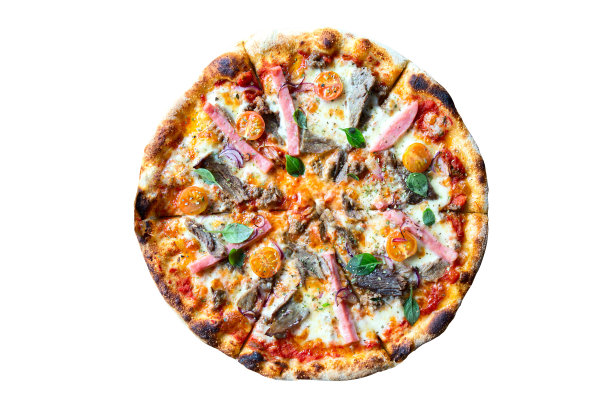 新鲜美味的肉披萨与奶酪，西红柿，马苏里拉奶酪，牛肉，火腿，肉末和洋葱孤立的白色背景图片下载