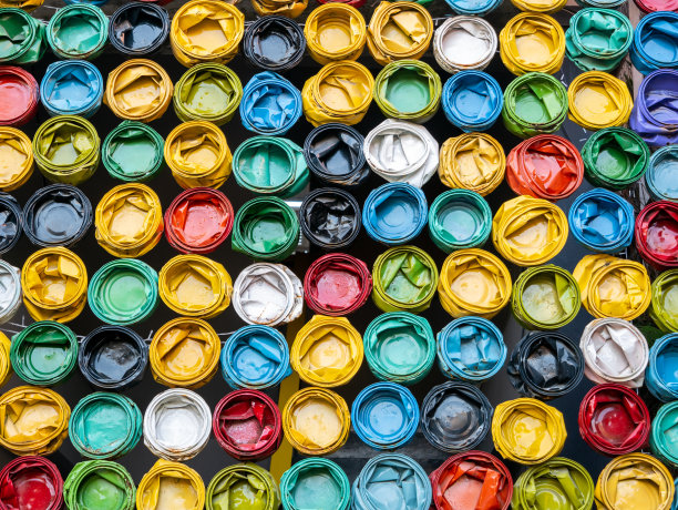 油漆罐被压扁图片下载