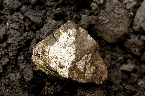 黄铜矿硫化物晶体图片下载