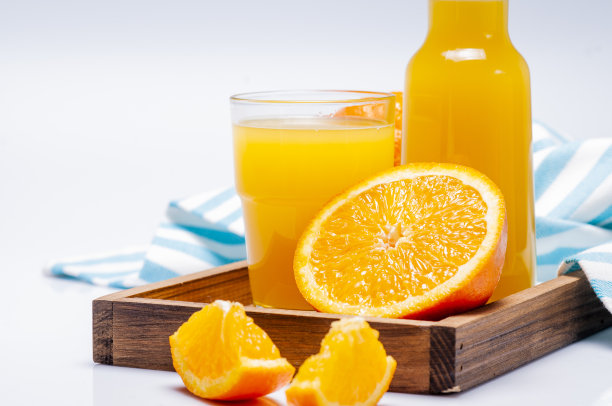 健康生活方式的橙汁图片下载