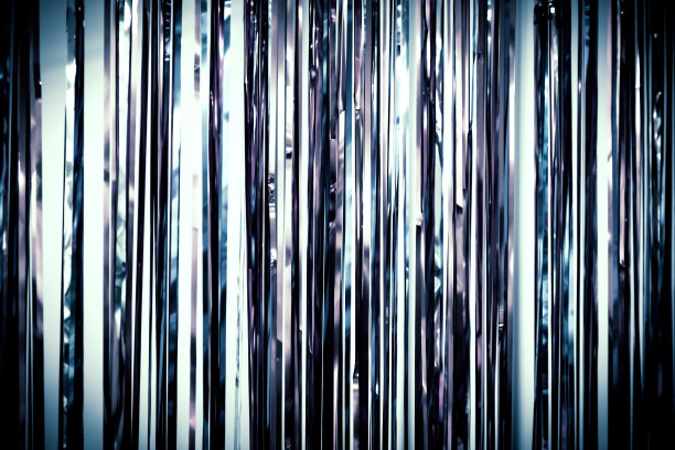 抽象条纹单色、蓝色、银色、黑色的未来全息背景与线条纹理图片下载