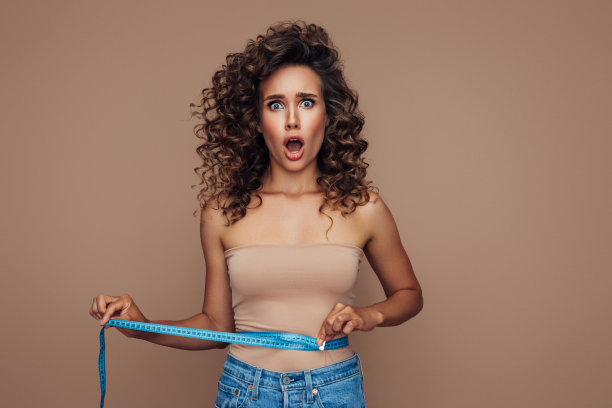 年轻女子减肥成功图片下载