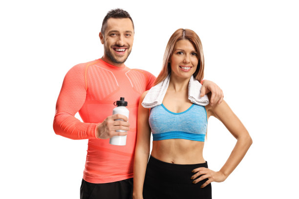 年轻夫妇在运动后摆姿势图片下载