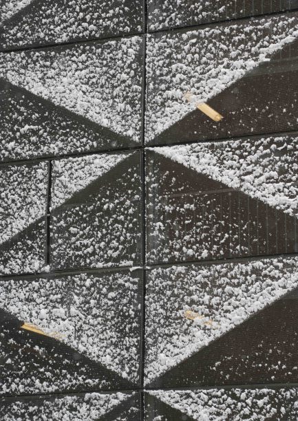 某建筑冬季立面设计图片下载