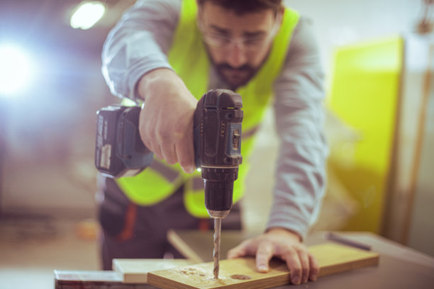 穿黄色很好看图片下载