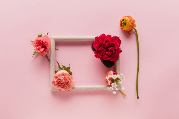 给母亲的贺卡，父母节。美丽的花卉模型与copyspace图片下载