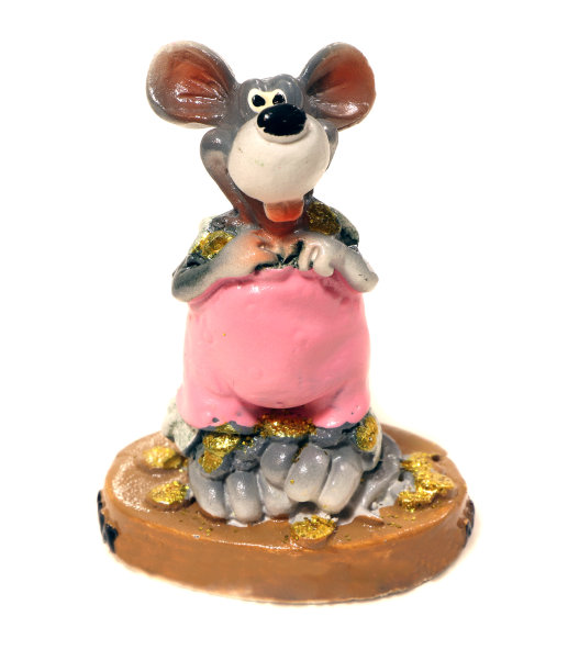 孤立的老鼠雕像。分离出一只陶瓷老鼠雕像。图片下载