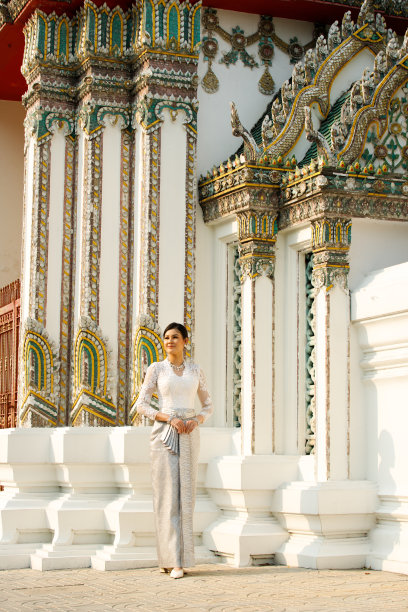 身着泰国传统服饰的妇女，这是非常古老的精英时尚图片下载