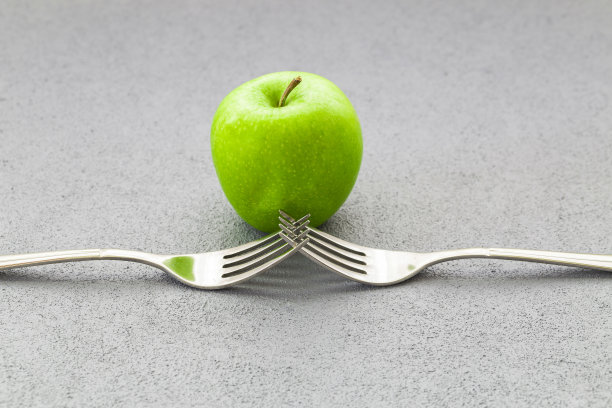 青苹果是一种对健康非常重要的水果。此外，它在减肥和饮食中有着重要的地位。图片下载