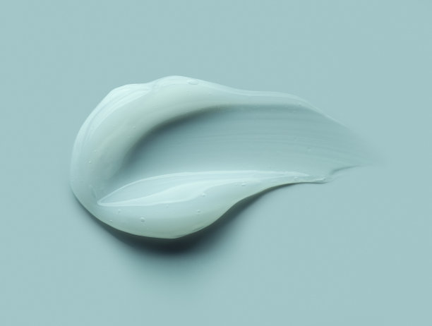 白色、米色、浅绿色粘土面膜或眼霜样本涂抹纹理粉底样本，孤立于多色背景上图片下载