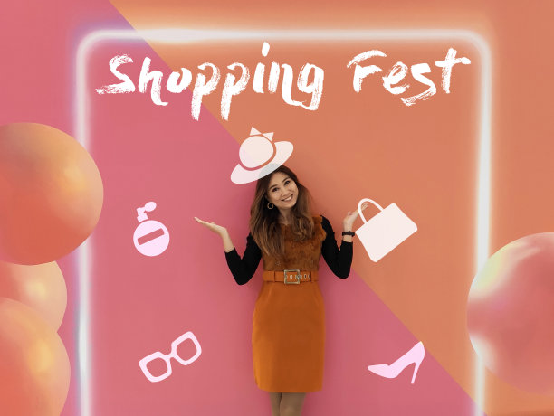 年轻女子与购物节的概念图片下载