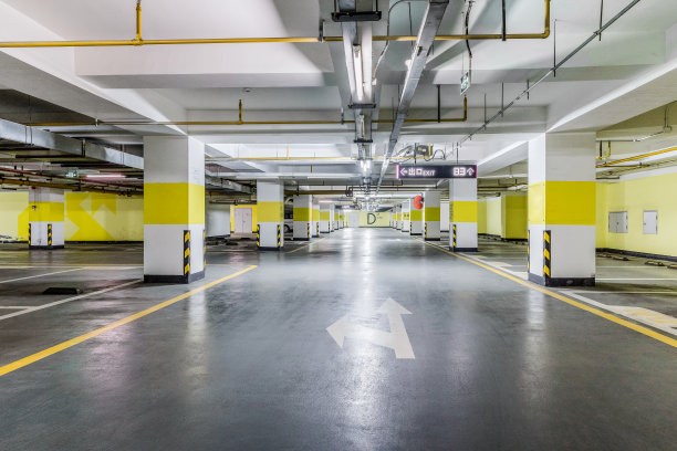 前方有地下停车标志素材图片