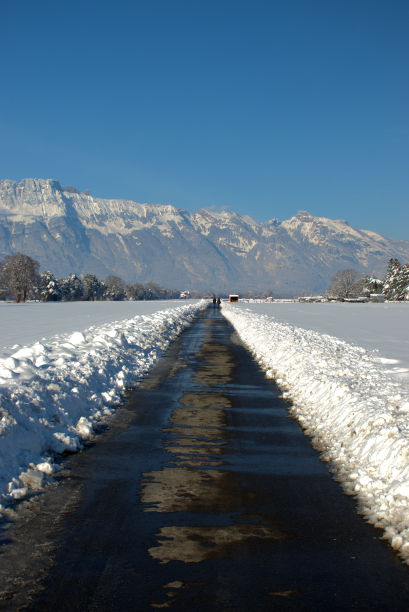 列支敦士登沙安冬季高山全景图16.1.2021图片下载