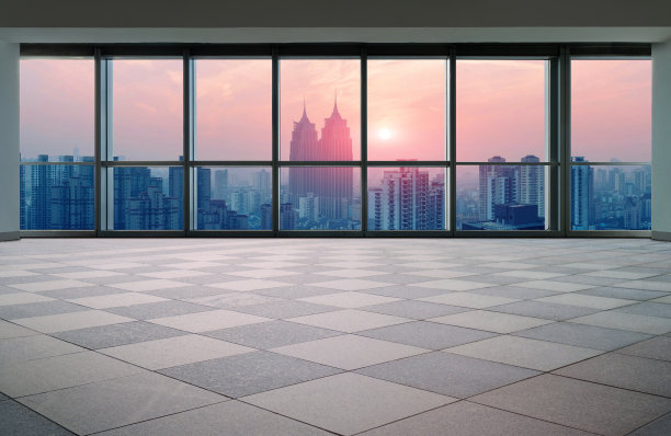 日出窗外的上海天际线图片下载