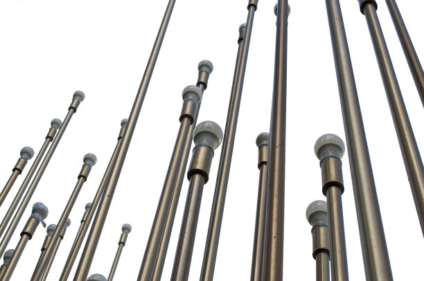 白色背景上装饰的灯泡图片下载