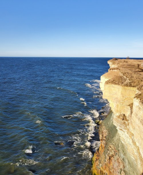 爱沙尼亚北部的悬崖图片下载
