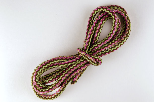 中性背景上的通用聚丙烯绳。图片下载